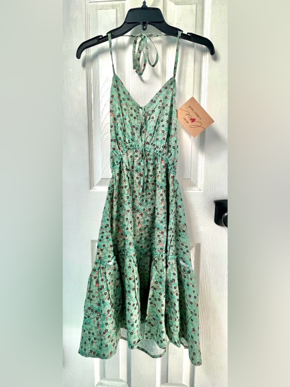 NEW Beautiful Mint Green Floral Dress